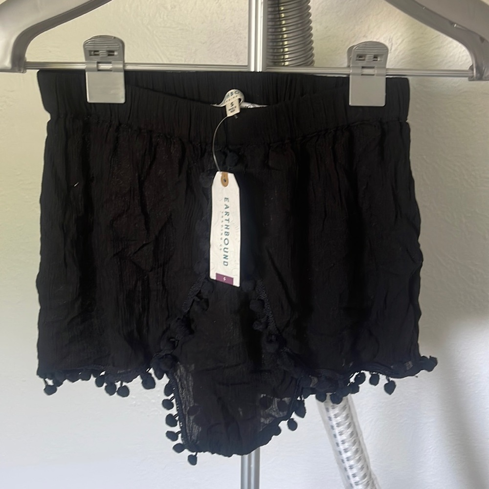 NWT! Black shorts. Earthbound trading